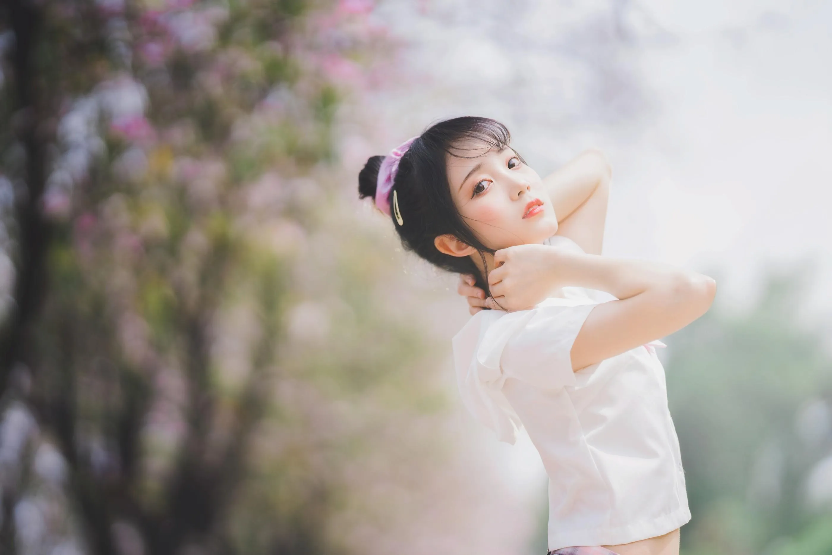 [艺图语] 2022.06.21 花与少女 思涼poi [35P]插图1